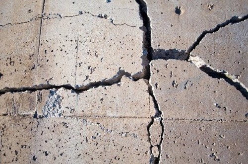 Что делать, если бетон крошится