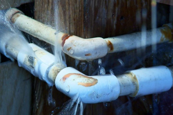 Ремонт водопроводных труб без сварки: 12 разных решений проблемы