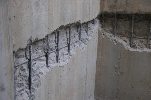 Что делать, если бетон крошится