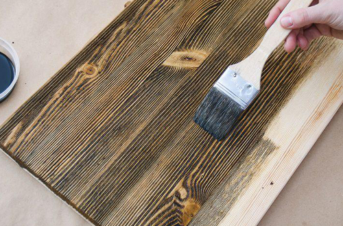 Браширование древесины: основные способы состаривания в домашних условиях
