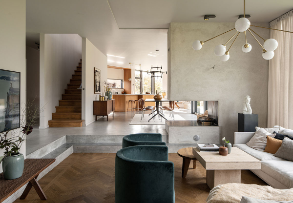 Архитектура в стиле 60-х и тёплые современные интерьеры: дом дизайнера в Швеции