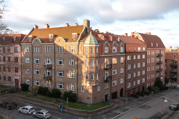 Эффектная мансардная квартира в старом доме в Стокгольме
