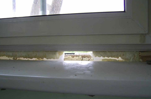 Теплый подоконник: как избежать холодного ветра под окном