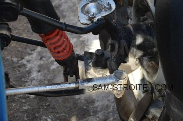 Сделал самодельный квадроцикл вездеход из мотороллера Муравей (12 фото)