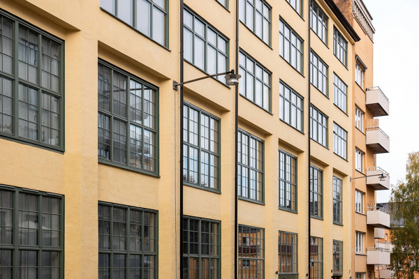 Компактный лофт с антресолью в здании бывшей фабрики в Стокгольме (61 кв. м)