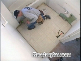 Укладываем мозаичную плитку в ванной комнате