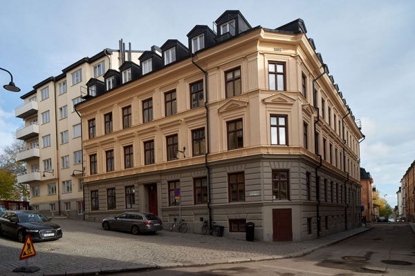 Приятный скандинавский минимализм в старом здании в Стокгольме (67 кв. м)