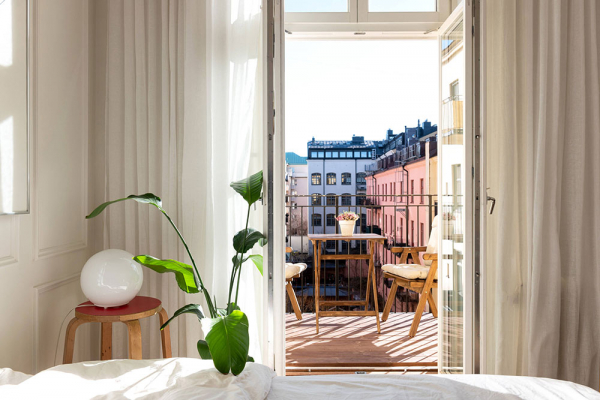 Маленькая квартира в Стокгольме с молдингами и стильным декором (35 кв. м)