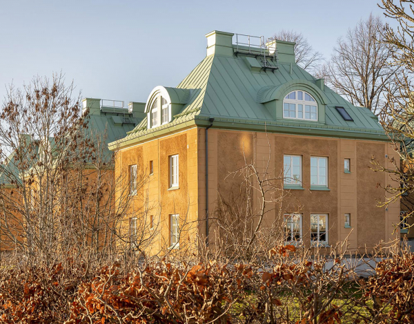 Светлая квартира с тёплыми акцентами в необычном доме в Гетеборге (60 кв. м)