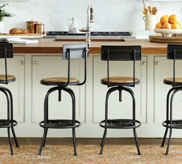 





Барные стулья для кухонного острова — самые популярные варианты



