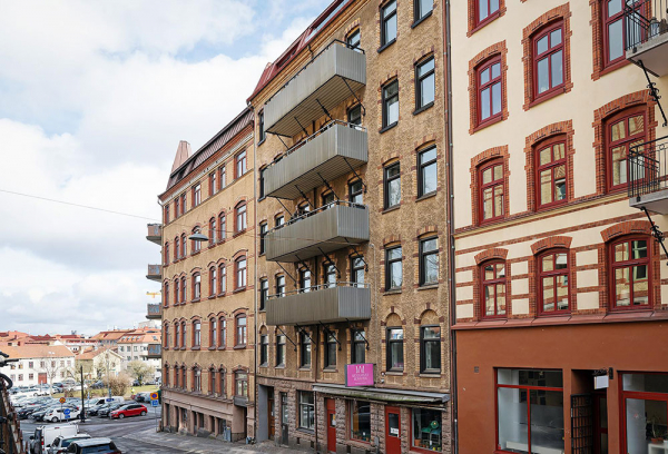 Небольшая скандинавская квартира с приятными бежевыми акцентами (59 кв. м)