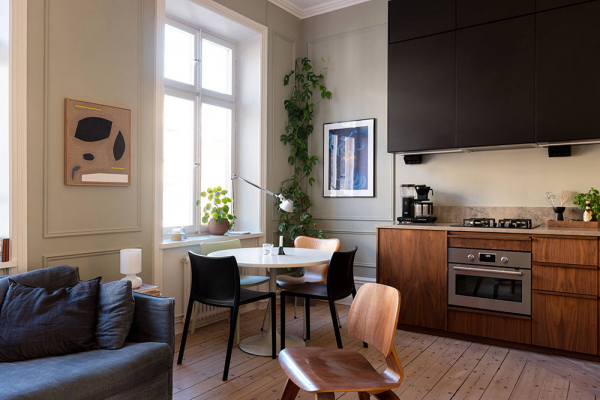 Маленькая квартира в Стокгольме с молдингами и стильным декором (35 кв. м)