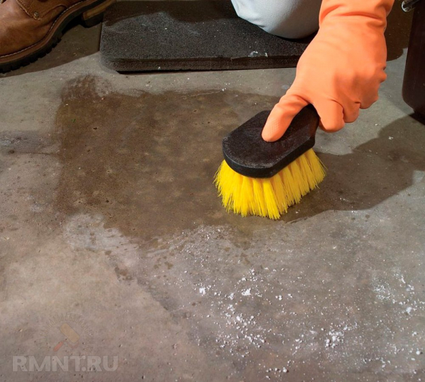 





Как очистить бетонный пол в гараже или подвале



