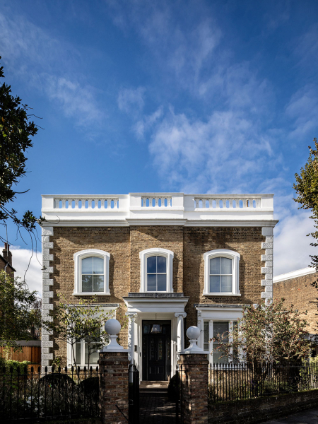Стильный современный дизайн красивого исторического дома в Лондоне