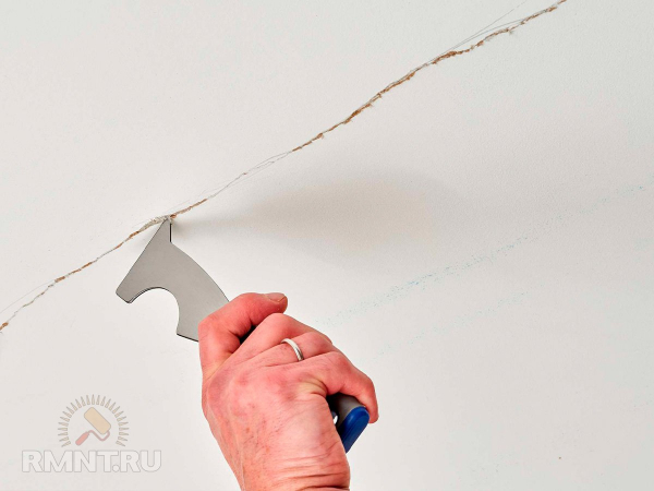 





Основные причины появления трещин на потолке



