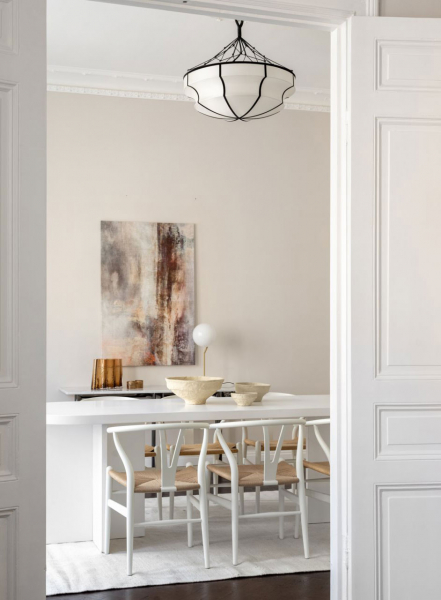 Тёмный пол и белая мебель: квартира в Стокгольме (90 кв. м)