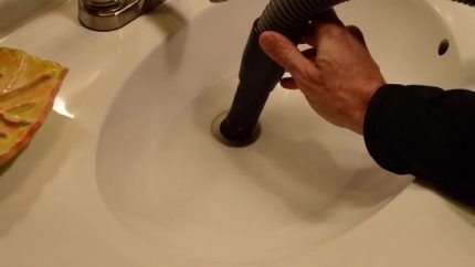 Как устранить засор в трубах в домашних условиях: лучшие средства и способы прочистки