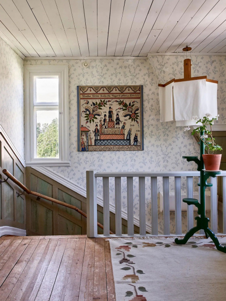 Красочные принты в дизайне милой шведской дачи