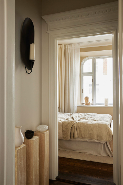 Тепло натуральных материалов в небольшой квартире дизайнера в Дании
