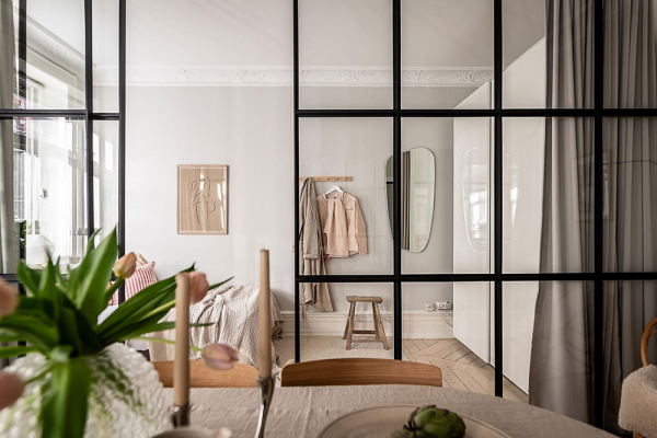 Пастельная кухня и стеклянная перегородка: квартира в Гетеборге (82 кв. м)