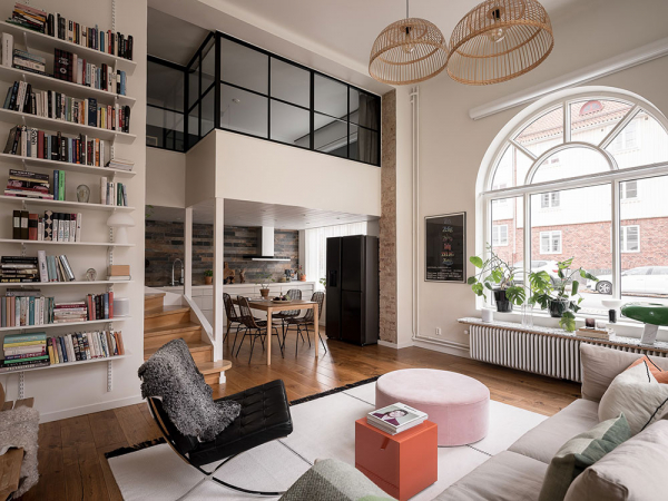 Светлая шведская квартира на первом этаже с роскошными окнами (80 кв. м)