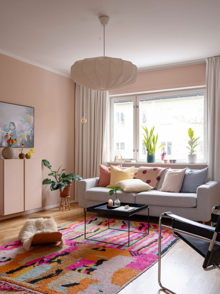 Нежный пастельный интерьер бюджетной скандинавской квартиры (70 кв. м)