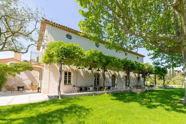 Красота Прованса: старинное поместье с оливковой рощей во Франции